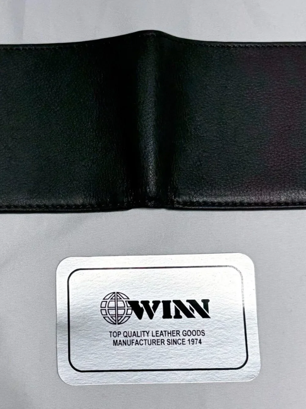 NWT Winn Genuine Leather Bifold Wallet with ID Window Brown